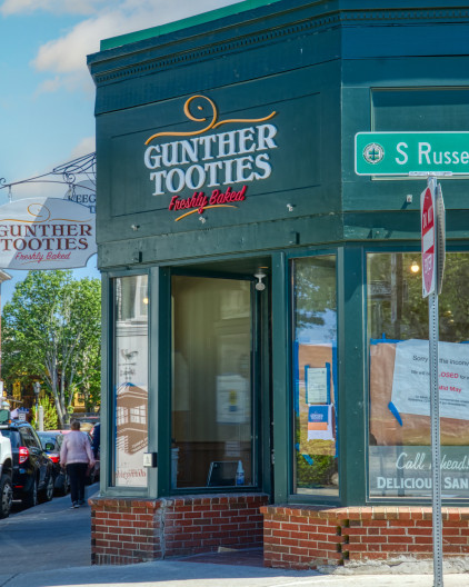 Gunther Tooties Exterior Business Custom Sign Plymouth Mass by Zebra Visuals