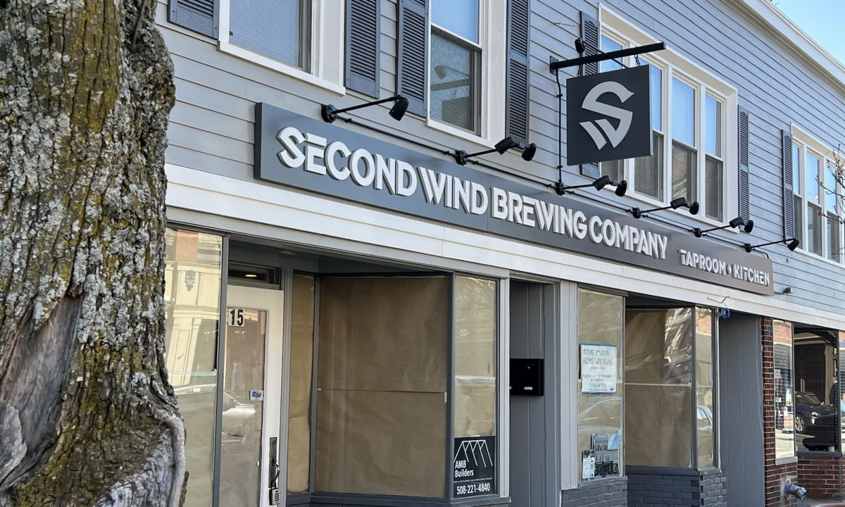 Second wind exterior signs